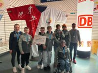Gruppenbild der Siegermannschaft bei Jugend trainiert für Paralympics in der Sportart Para Ski Nordisch