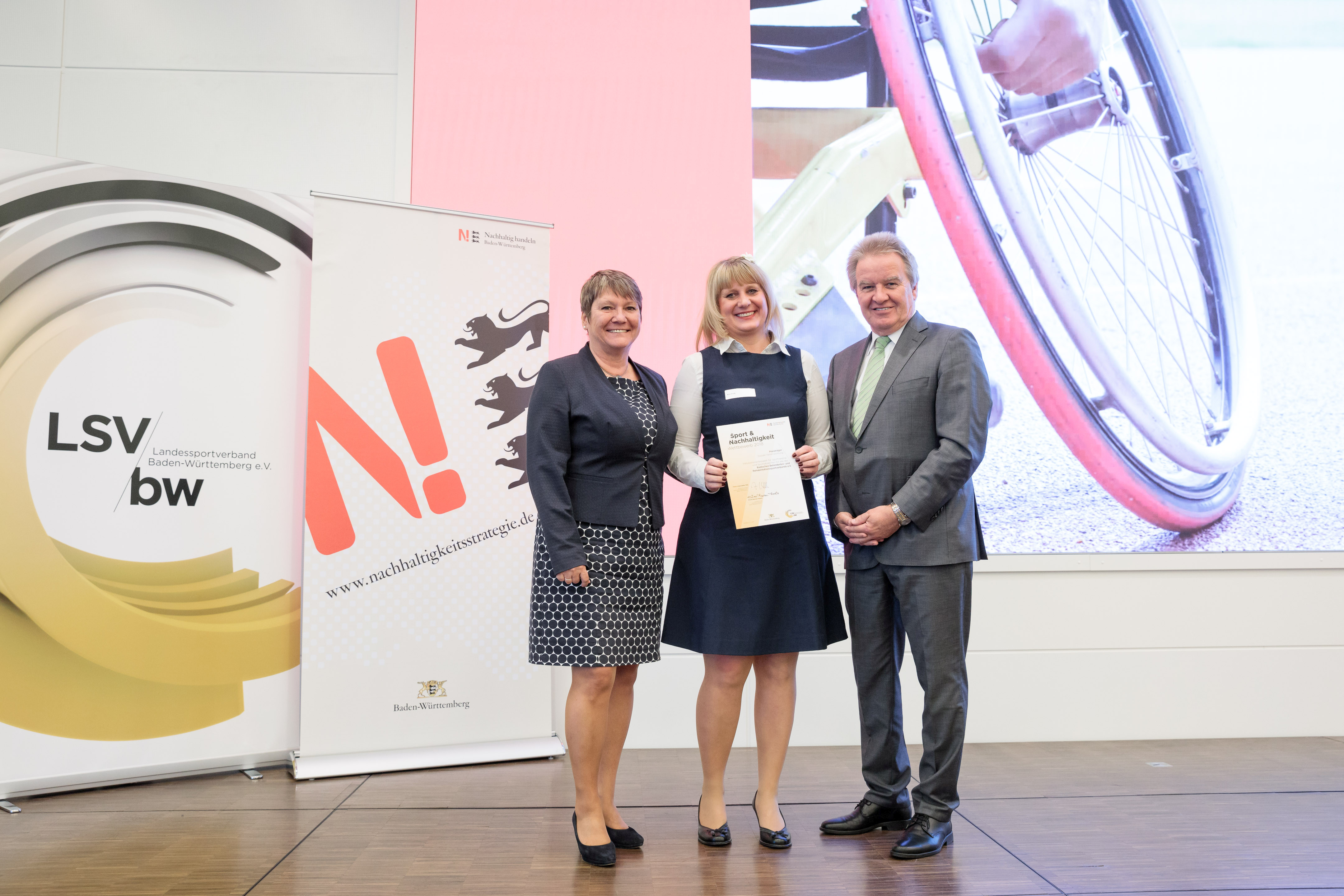 Kim Früh mit LSV-Präsidentin Elvira Menzer-Haasis und Umweltminister Franz Untersteller
